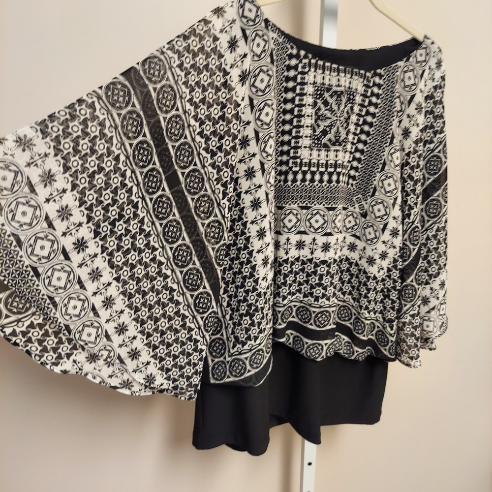 Coco Bianco XL Womens Black White Geometric Print Layered Poncho Blouse Top
